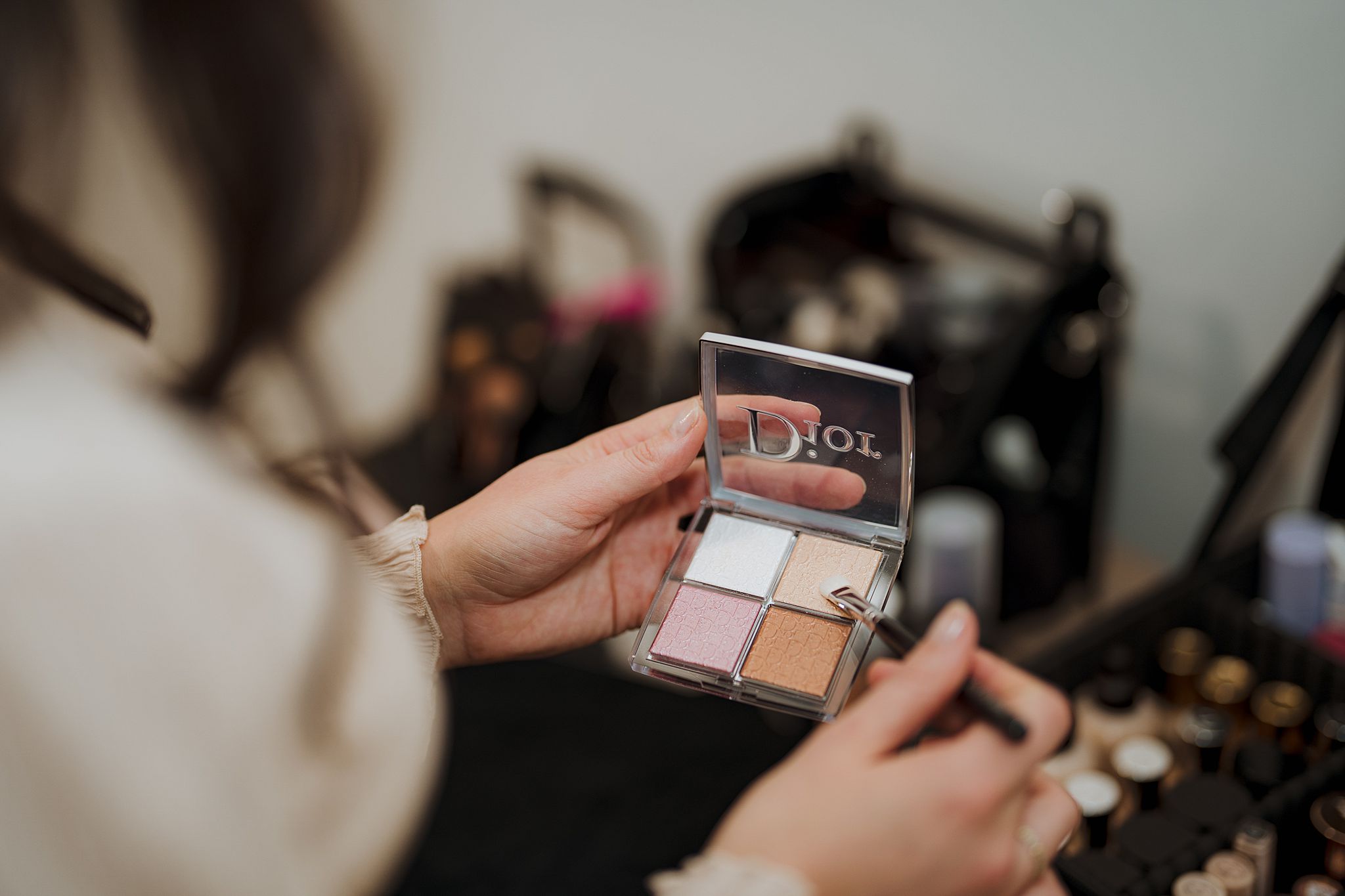paige shipstone makeup artist with makeup palette